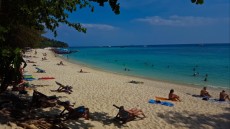 65aLong beach on phi phi Don Thailnad