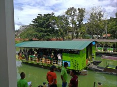 IZLET Z LADJICO BOHOL IZLET Z LADJICO BOHOL