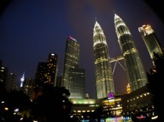 NAJVECJE ZNAMENITOSTI V KUALA LUMPURJU NAJVECJE ZNAMENITOSTI V KUALA LUMPURJU