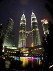 PETRONAS TWIN TOWER PETRONAS TWIN TOWER