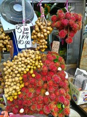 Chowkid market nenevadno sadje