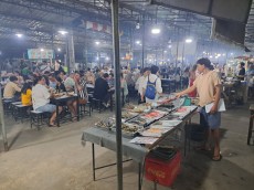 GILI TRAWANGAN NIGHT FOOD MARKET RESTAVRACIJE