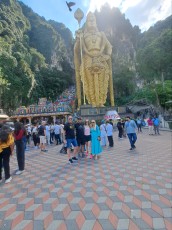 KUALA LUMPUR BATA CAVES1