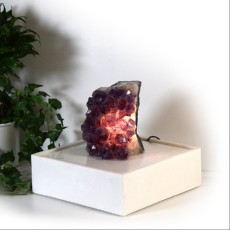 SOBNA FONTANA NARAVNI KAMEN TENDENCE AMETHYST