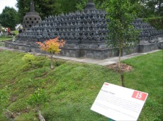 AVSTRIJA Borodur tempel - Indonezija