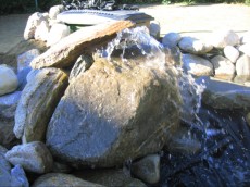 Vodni efekti 4 izvir vode ob skalci
