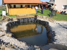 PLAVALNI RIBNIKI obloga ribnika z kamenjem 